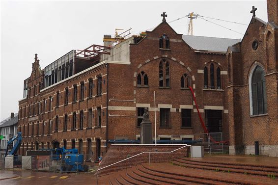 Ondertussen, op de collegesite... - Beringen