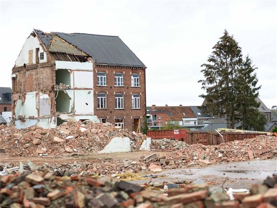 Ondertussen, op de collegesite... - Beringen