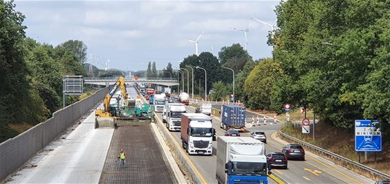 Ondertussen, op de E313 - Beringen