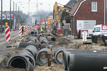 Ondertussen, op de Leopoldlaan... - Overpelt