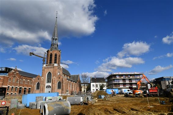 Ondertussen, op de markt in Beringen... - Beringen