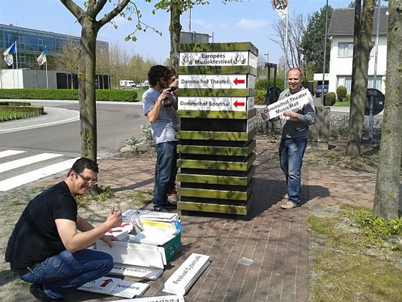 Ondertussen, op de Norbertinessenlaan... - Neerpelt