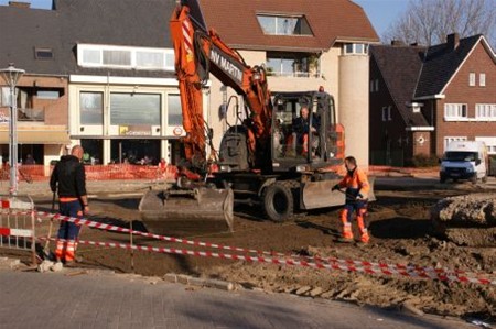 Ondertussen, op de Oude Markt... - Overpelt