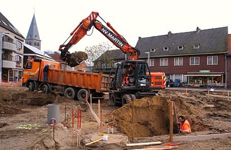 Ondertussen, op de Oude Markt... - Overpelt