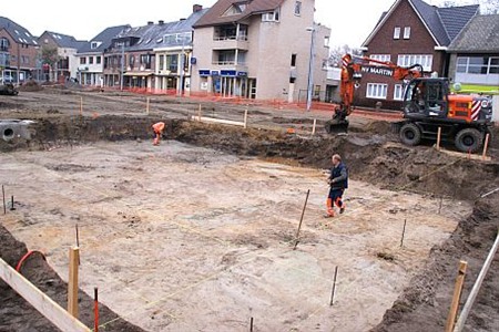 Ondertussen, op de Oude Markt... - Overpelt