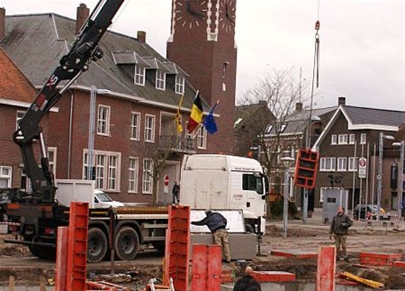 Ondertussen, op de Oude Markt... - Overpelt