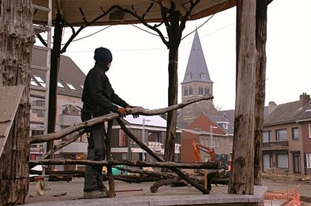 Ondertussen, op de Oude Markt... - Overpelt