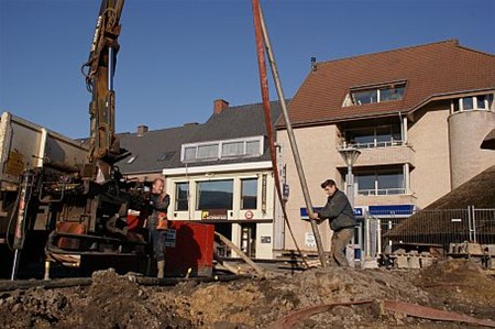 Ondertussen, op de Oude Markt... - Overpelt