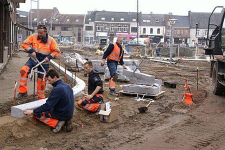 Ondertussen, op de Oude Markt... - Overpelt