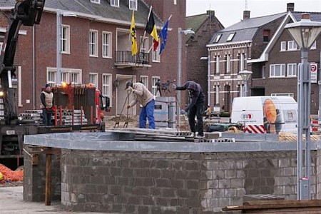 Ondertussen, op de Oude Markt - Overpelt