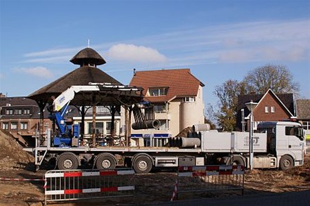 Ondertussen, op de Oude Markt... - Overpelt