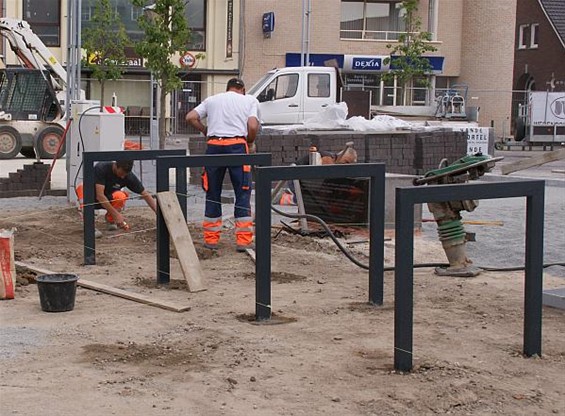 Ondertussen, op de Oude Markt... - Overpelt