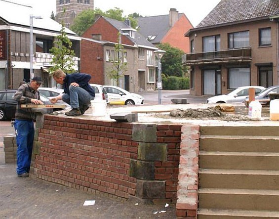 Ondertussen, op de Oude Markt... - Overpelt