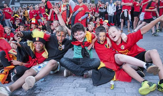 Ondertussen, op de Oude Markt... - Overpelt