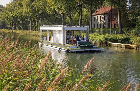 Ondertussen, op het kanaal... - Lommel