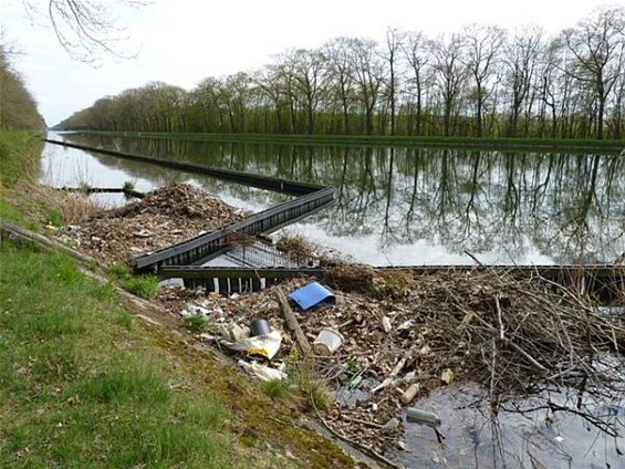 Ondertussen, op het kanaal... - Neerpelt