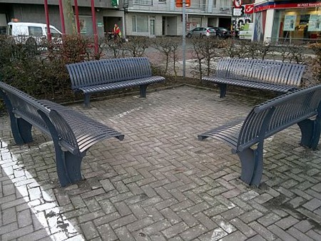 Ondertussen, op het Marktplein... - Neerpelt