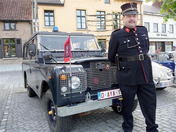 Ondertussen, op het oldtimertreffen... - Peer