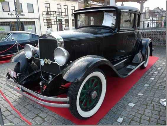 Ondertussen, op het oldtimertreffen... - Peer