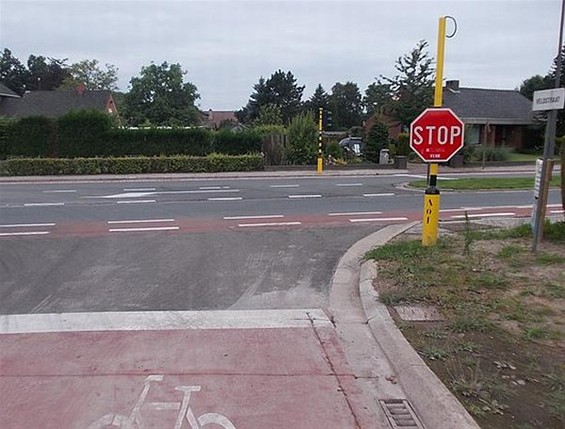 Onderzoek naar diefstal verkeerslicht - Overpelt