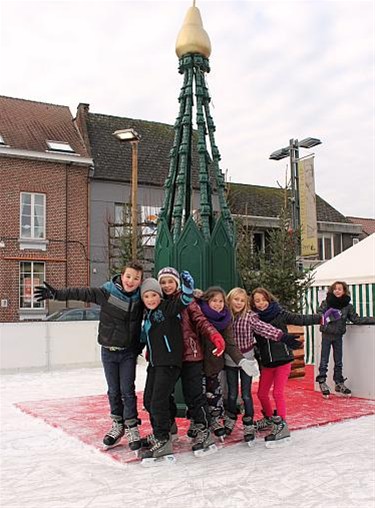 Online schaatsen op de Markt - Peer