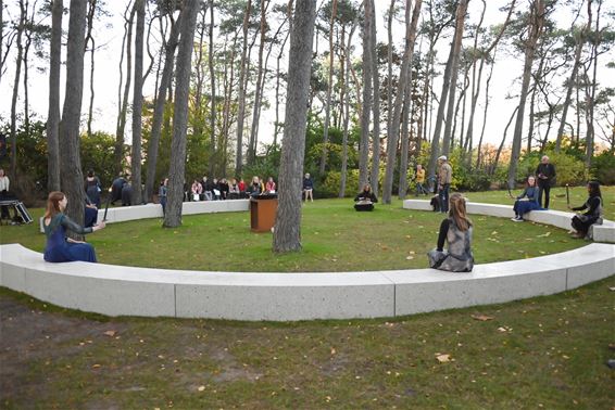 Onument onthuld op stedelijke begraafplaats - Lommel