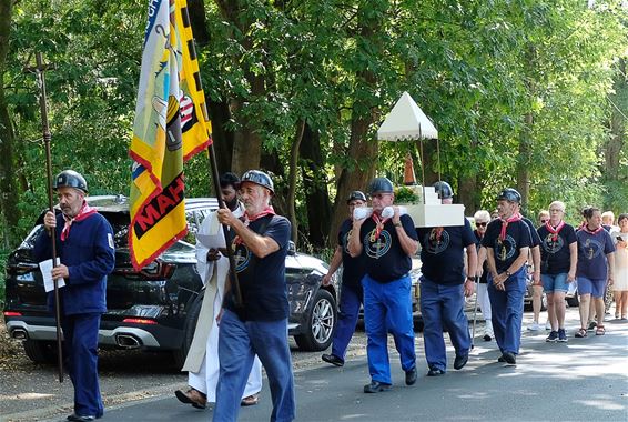 Onze-Lieve-Vrouw Hemelvaart gevierd met processie - Beringen