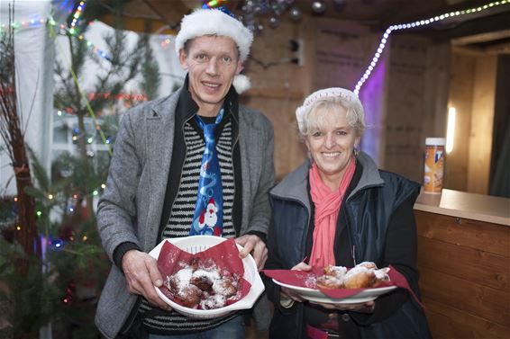 Ook de 'Meerpaal' heeft zijn kerstmarkt - Lommel