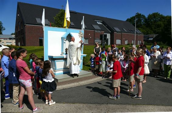 Ook Grote Heide in Sacramentsprocessie - Neerpelt