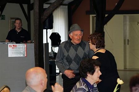 Op dansen staat geen leeftijd - Lommel