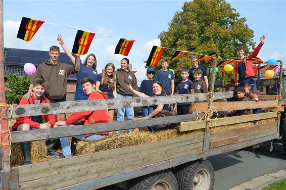 Op de boerenkar naar het feest - Pelt