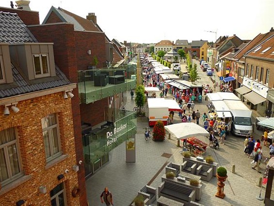 Op de markt dalen de prijzen - Peer