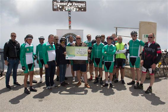 Op de Mont Ventoux voor het goede doel - Beringen