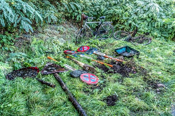 Op zoek naar kanaalschatten - Neerpelt