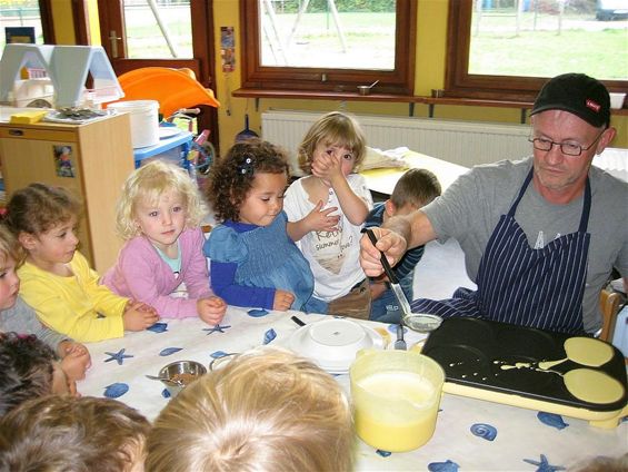 Opa's en oma's in de kleuterklas - Hechtel-Eksel