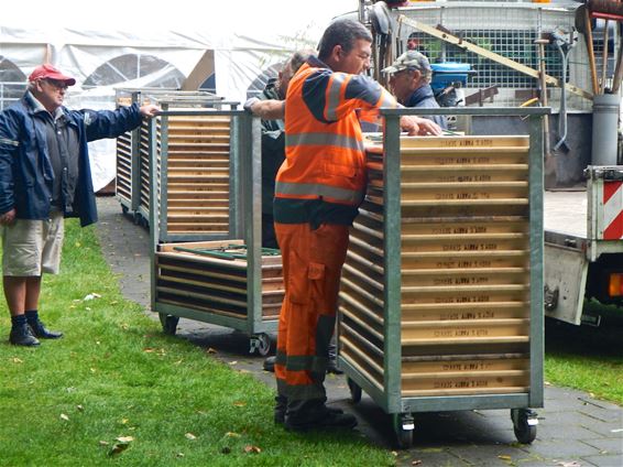 Opbouw voor het Wereldfeest - Neerpelt