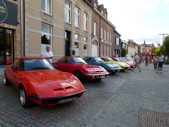 Opels kleurden frisse Classic Cars-avond - Peer