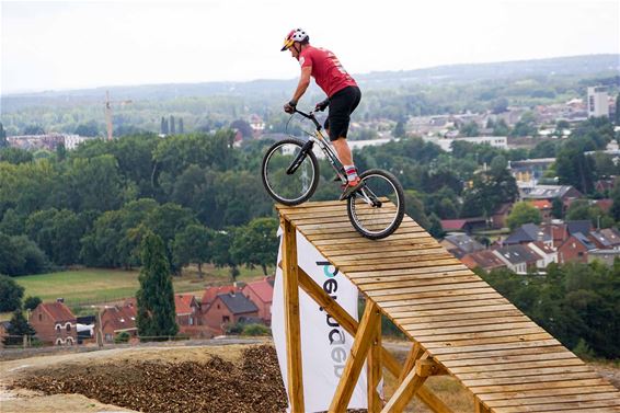 Opening spectaculaire 'dirt jumps' - Beringen