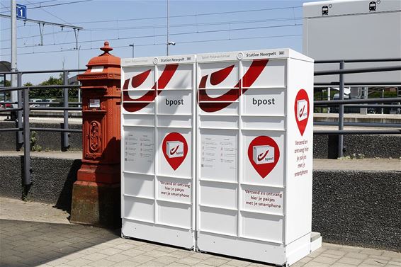 Oud en nieuw bij het station - Pelt