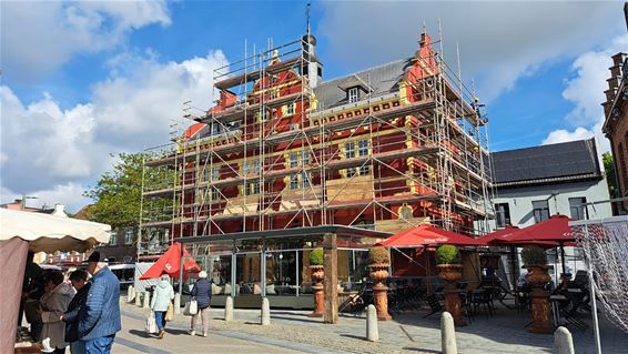 Oud Stadhuis in een ‘historisch’ nieuw jasje - Peer