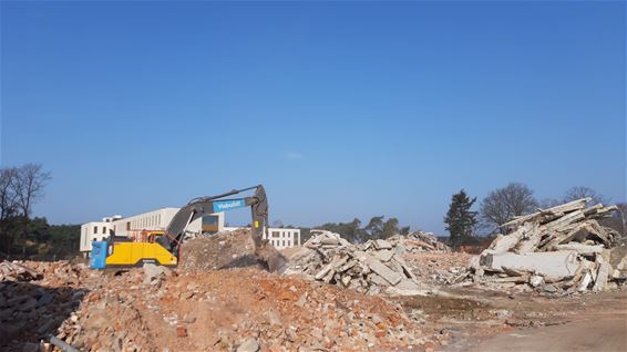 Oud ziekenhuis nu helemaal gesloopt - Lommel