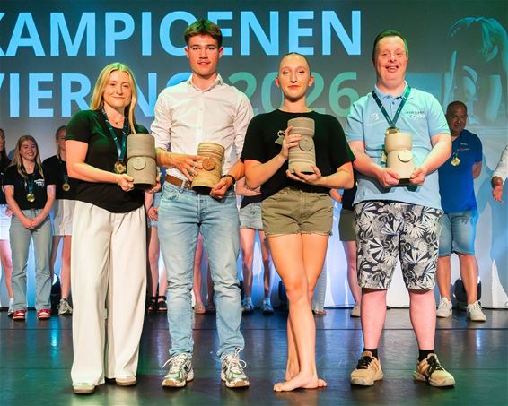 Oudsbergen huldigde sportkampioenen - Oudsbergen