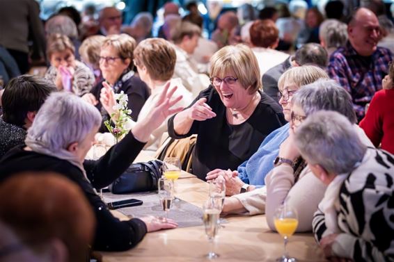 Oudsbergen klinkt samen met vrijwilligers - Oudsbergen