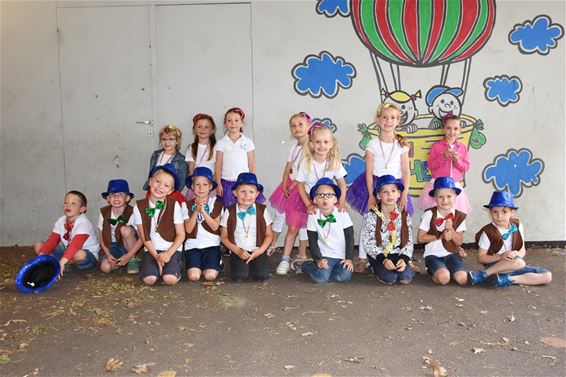 Oudste kleuters Den Heuvel zwaaien uit - Lommel