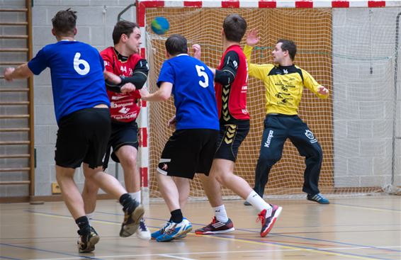 Handbal: Overpelt klopt Neerpelt - Pelt