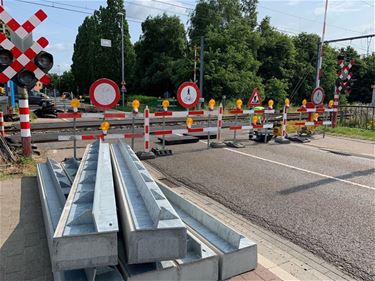 Overweg Koerselsebaan afgesloten - Beringen