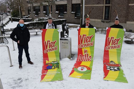 Paalbanieren voor carnavalsverenigingen - Pelt