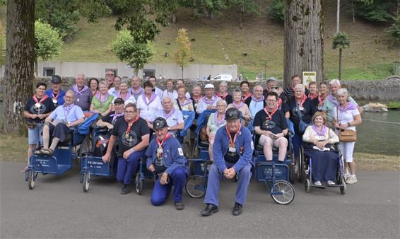 Paalse bedevaarders in Lourdes - Beringen