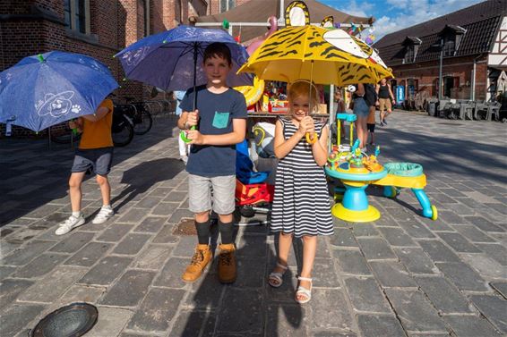 Parapluutje kopen op de kinderrommelmarkt? - Lommel