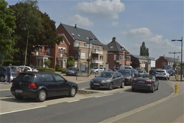 Parkeren op de middenberm tijdens Paal markt - Beringen